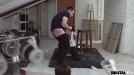 Кадр №5 с порно видео: Русский парень трахает душеньку в анал