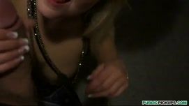 Кадр №4 с порно видео: Ночная самка раздвинула ножки, чтобы потрахаться за бабло